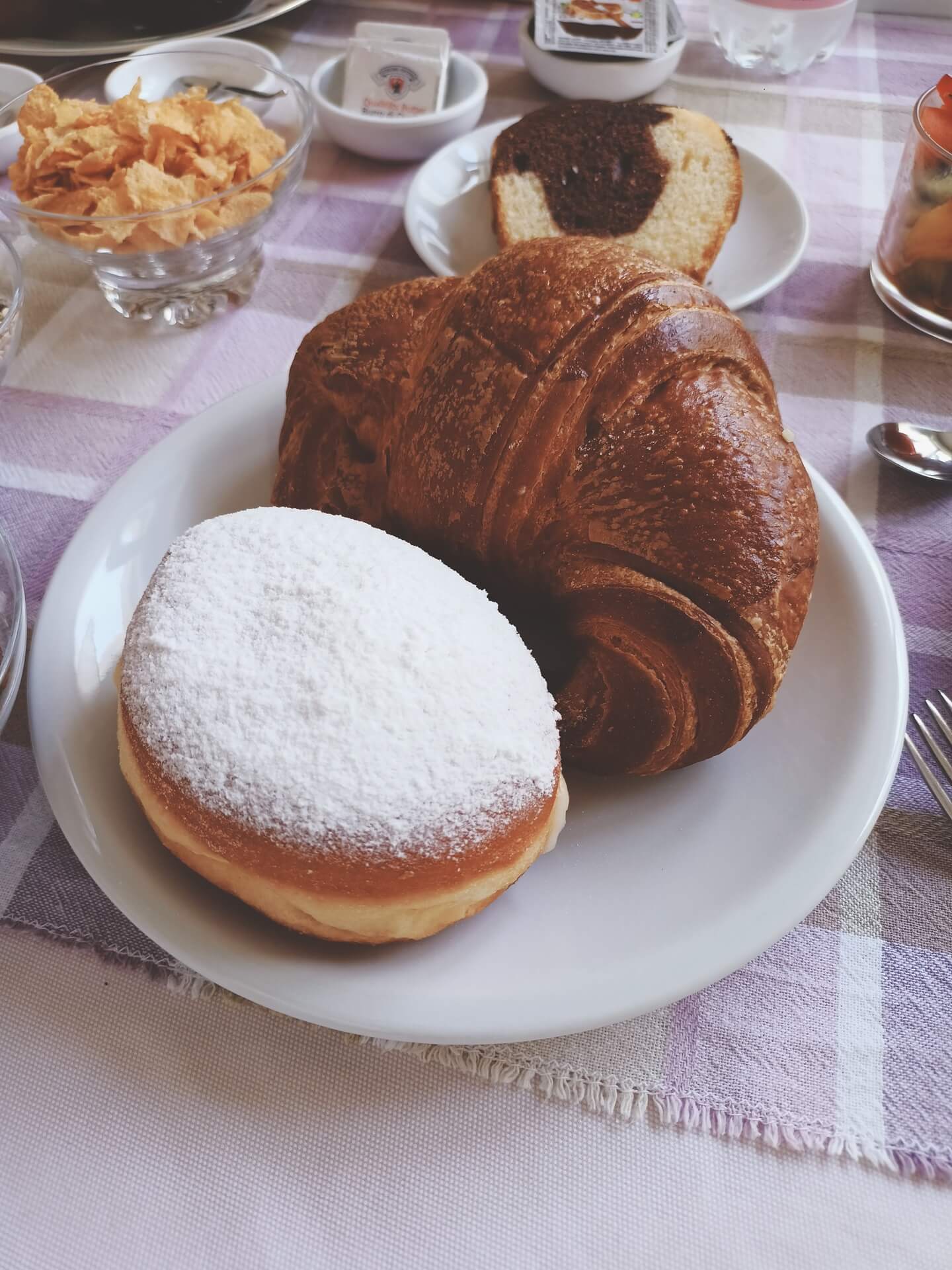 bomboloni e croissant